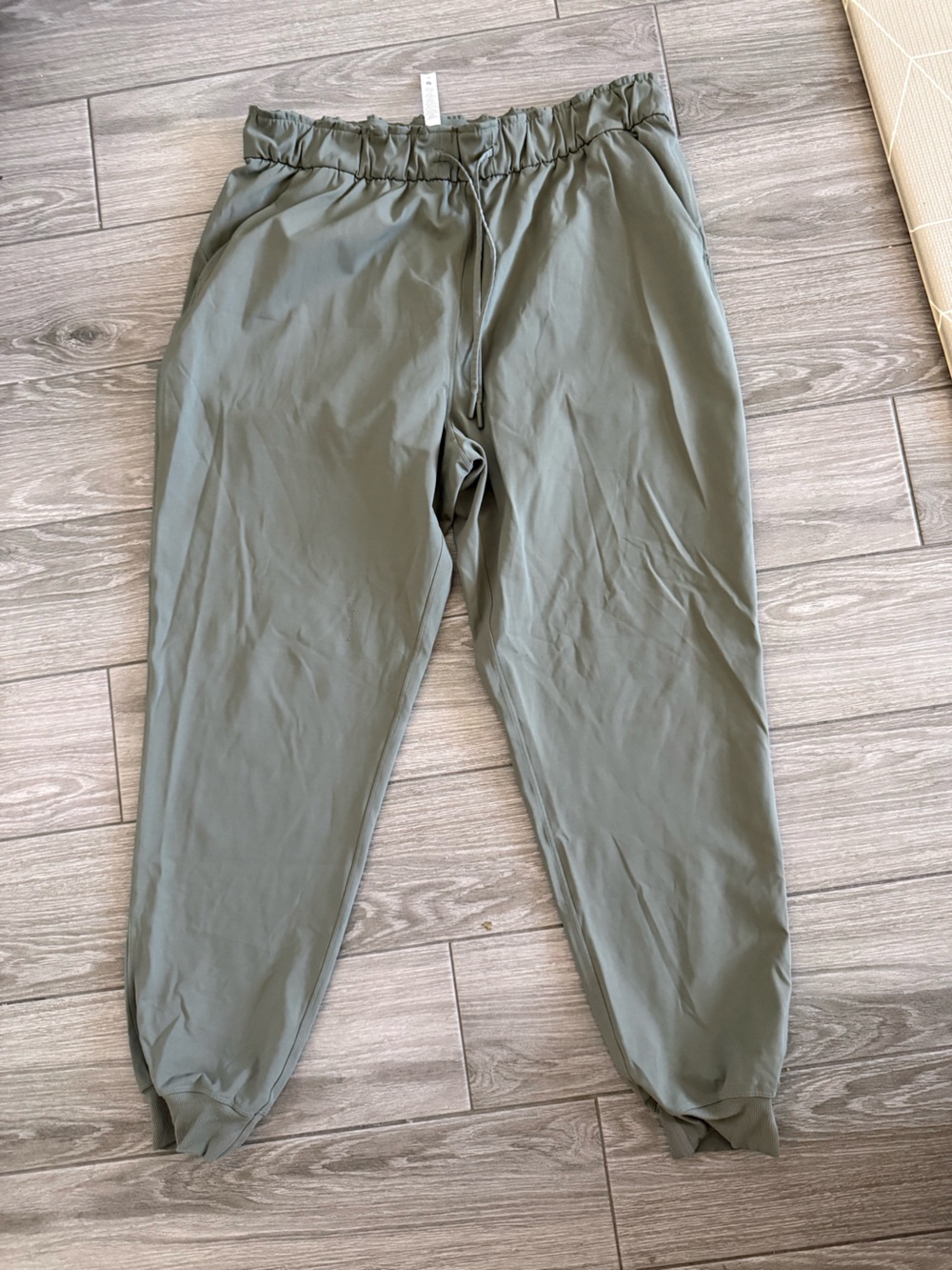 Lululemon|Olive Green Drawstring Jogger Pants,athletic loungewear style•Size 14 - Picture 3 of 10
